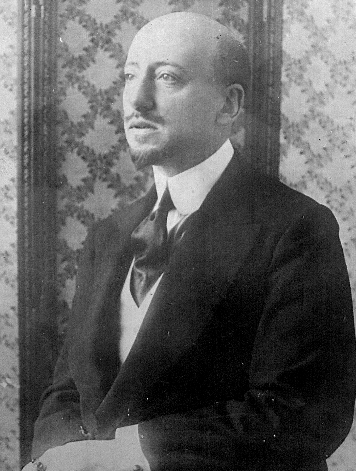 foto che ritrae gabriele d'annunzio